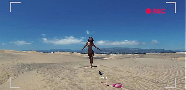  PISS PISS TRAVEL - Funy in micro bikini girl public pissing in Maspalomas dunes Canarias